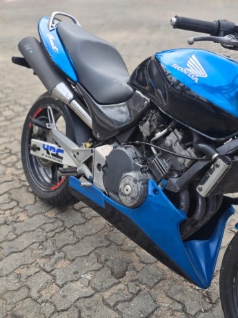 honda-hornet-250-ch115-big-4