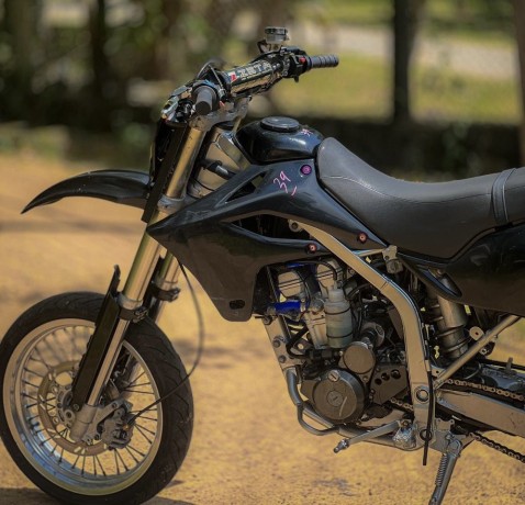 suzuki-sb-tracker-250-d2-big-1