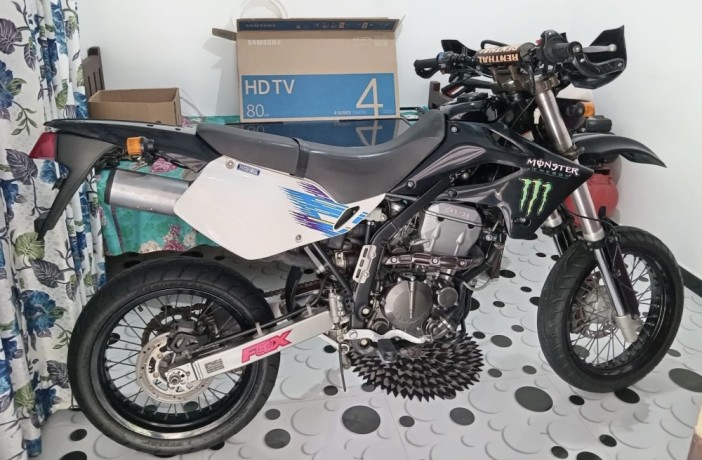 kawasaki-d-tracker-250-d2-big-0