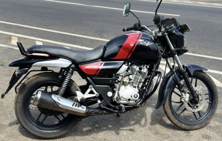 bajaj-v15-2017-big-0