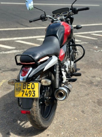 bajaj-v15-2017-big-2