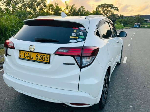honda-vezel-z-grade-big-2