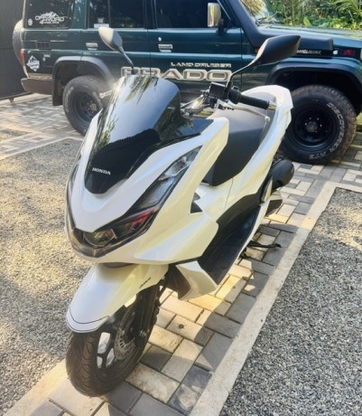 honda-pcx-125-2022-big-1