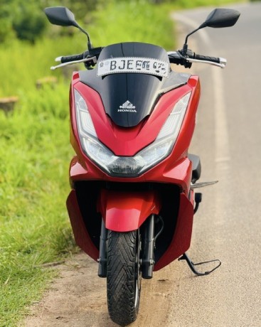 honda-pcx-160-registered-big-1