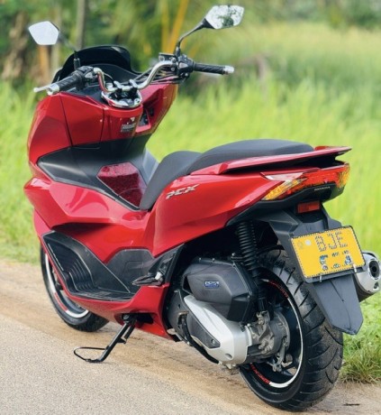 honda-pcx-160-registered-big-2