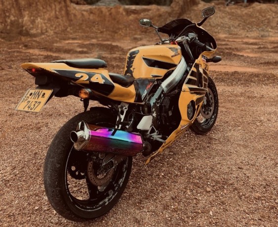 honda-cbr-400-registered-big-3