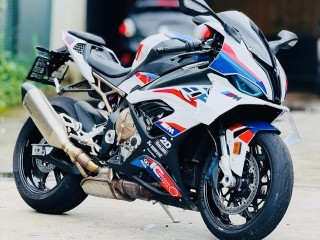 bmw-s1000rr-2022