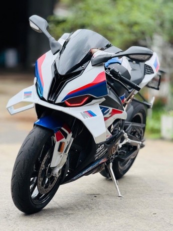 bmw-s1000rr-2022-big-2