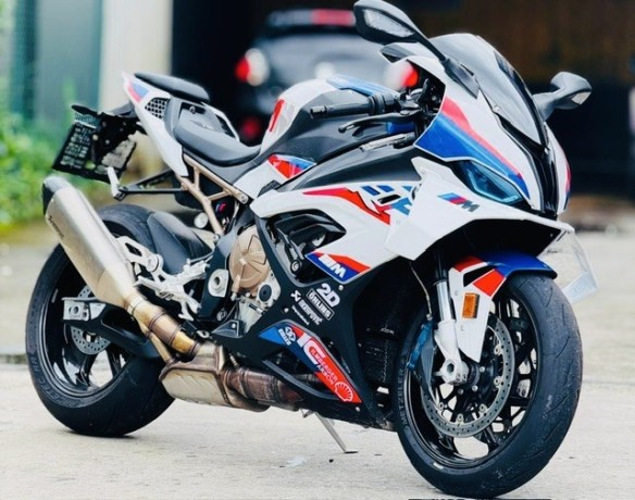 bmw-s1000rr-2022-big-0