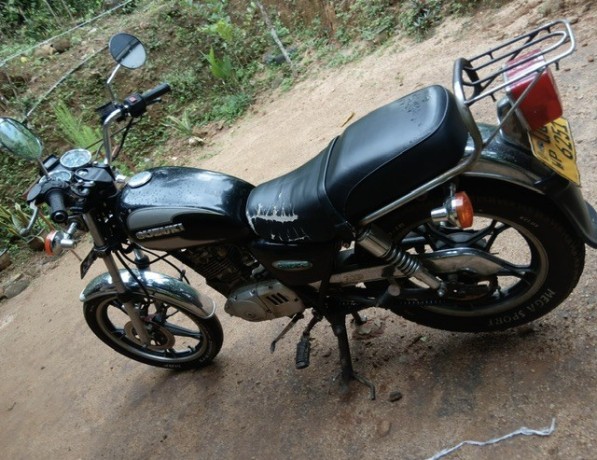 suzuki-gn125-japan-onlight-big-1