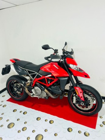 ducati-hypermotard-950-2020-big-3