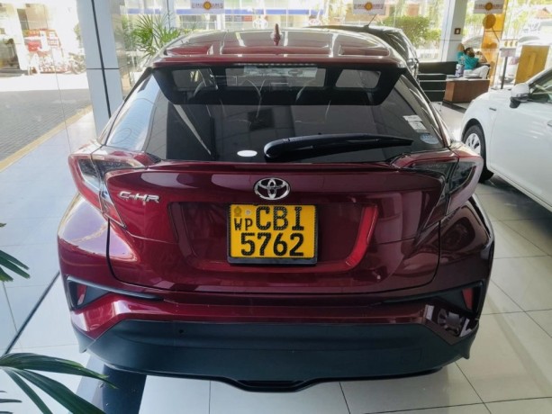 toyota-chr-ngx-10-2018-big-2