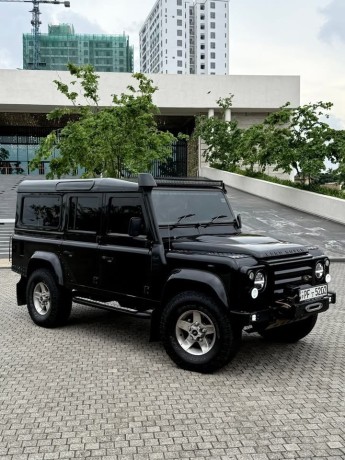 landrover-defender-110-big-0