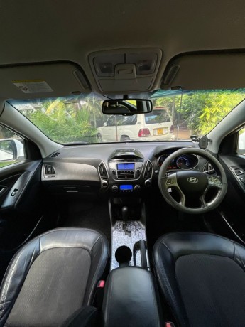 hyundai-tuscan-2013-big-3