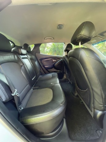 hyundai-tuscan-2013-big-4