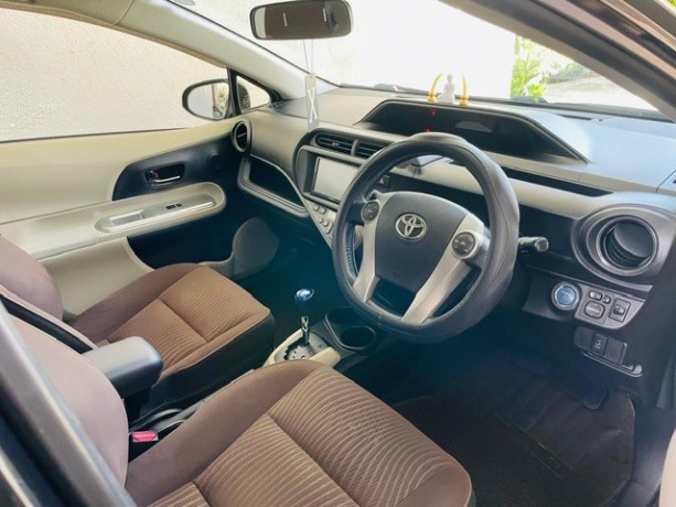 toyota-aqua-g-grade-2015-big-4