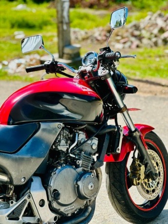 honda-hornet-250-2020-big-4