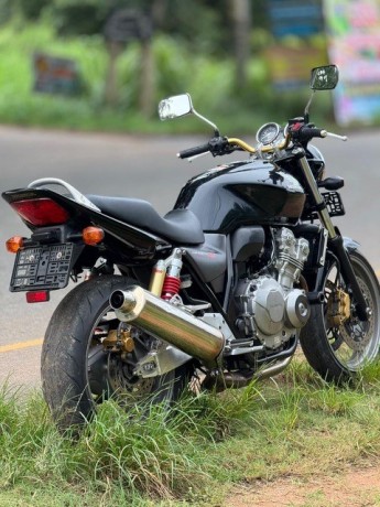 honda-cb4-revo-big-3