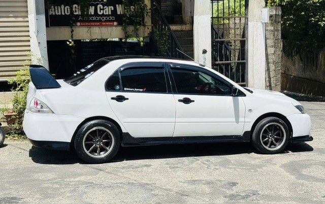 mitsubishi-lancer-cs1-big-3