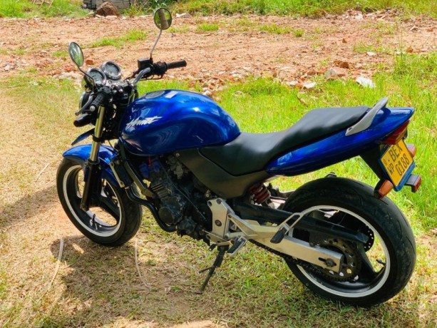 honda-hornet-250-2017-big-4