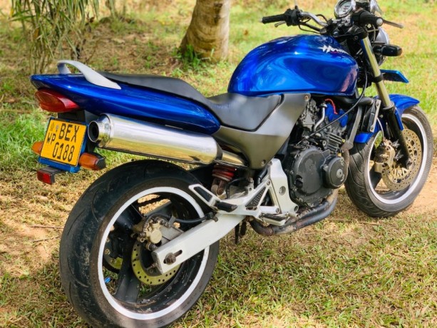 honda-hornet-250-2017-big-2