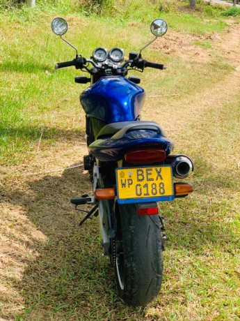 honda-hornet-250-2017-big-3