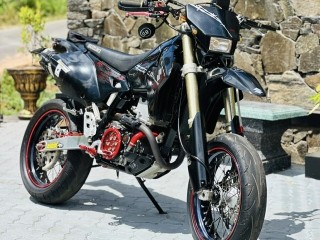 suzuki-drz-400sm-k9