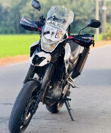 yamaha-xt-660-registered-big-1