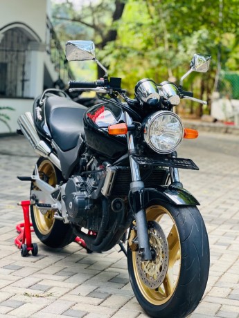 honda-hornet-250-ch140-f7-big-1