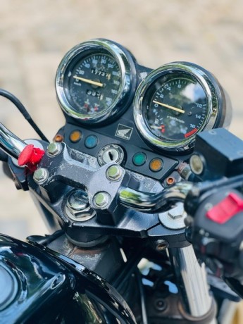 honda-hornet-250-ch140-f7-big-4