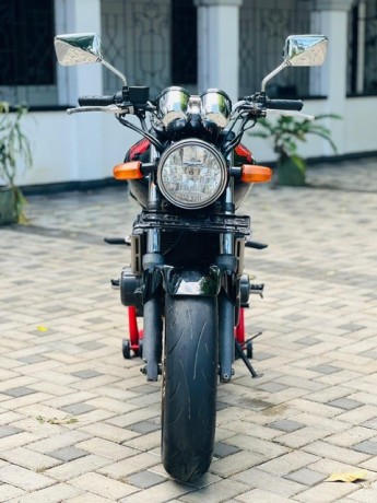 honda-hornet-250-ch140-f7-big-3