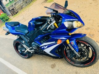 yamaha-r1-2008