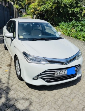 toyota-axio-hybrid-2016-big-2