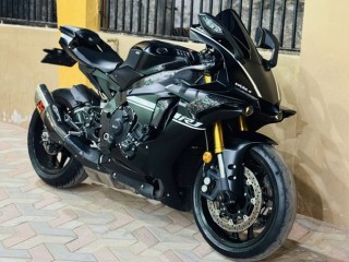 yamaha-r1-2019
