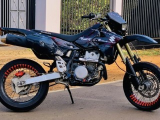 suzuki-drz-400sm