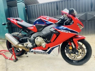 honda-cbr-1000rr-2020