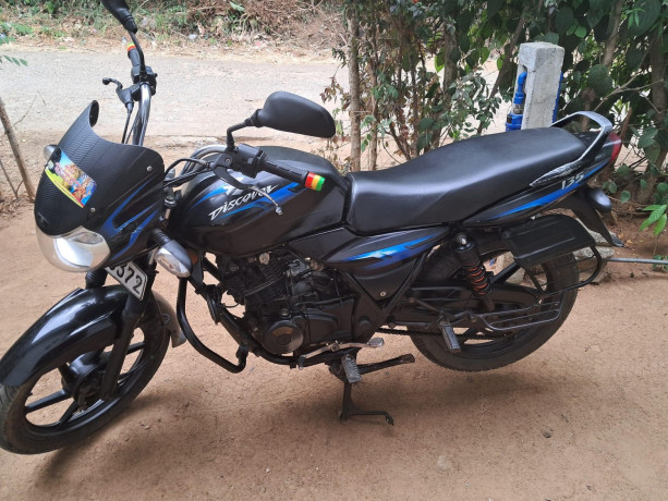 bajaj-discover-135-big-1