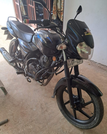 bajaj-discover-135-big-0