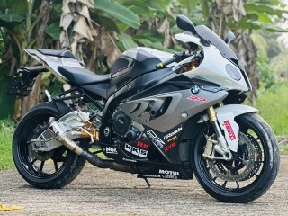 bmw-s1000rr-2011