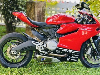 ducati-panigale-899