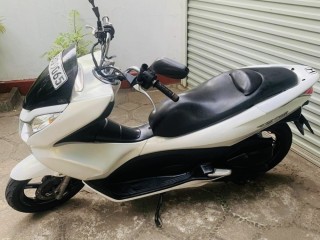honda-pcx-2013