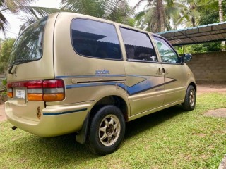 nissan-serana