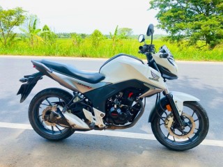 honda-cb-hornet-160r-2017