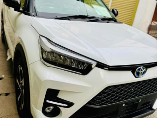 toyota-raize-z-hybrid-2025-brand-new-full-options