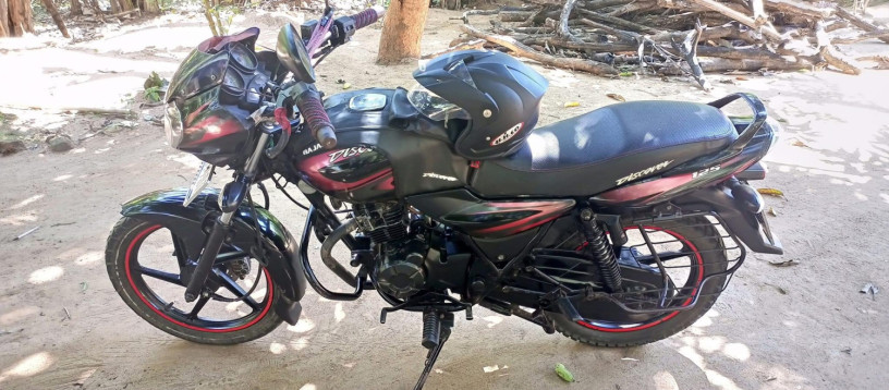 bajaj-discover-125-2013-big-2