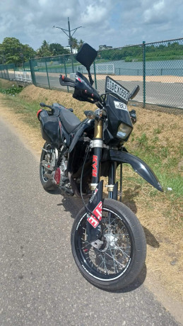 suzuki-drz-2017-big-1
