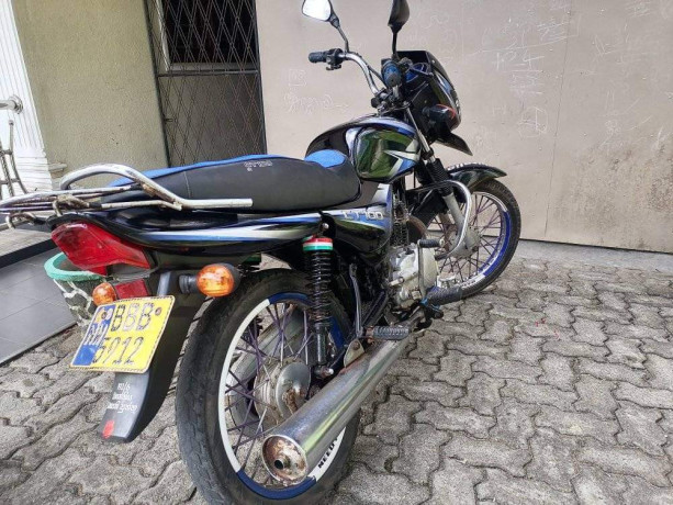 bajaj-ct100-2014-big-3
