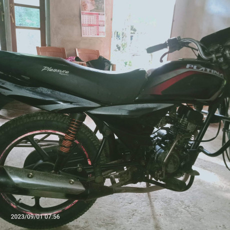 bajaj-platina-2011-big-1