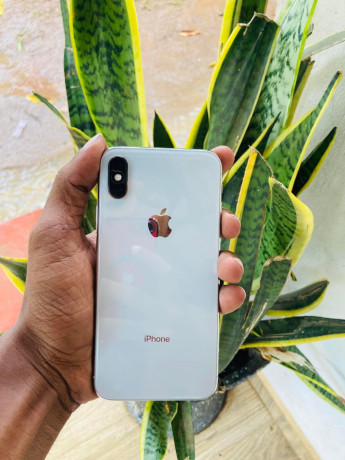 iphone-x-64gb-big-0