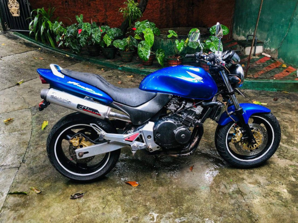 honda-hornet-250-ch-115-big-1